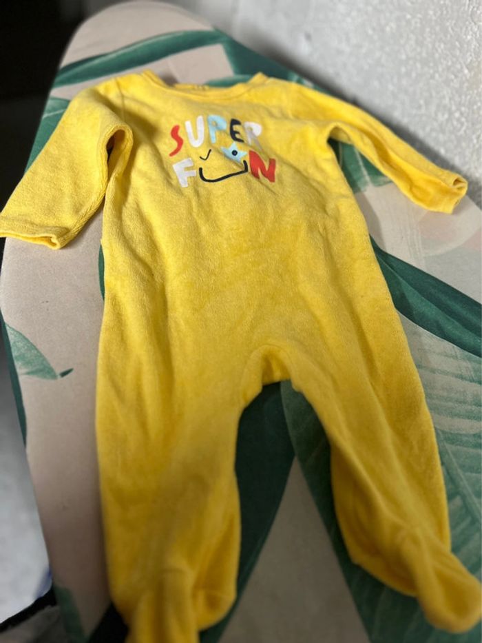 Lot de 7 vêtements bébé fille 3 mois robe gilet tee shirts pyjama - photo numéro 8