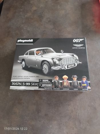 Voiture Aston Martin james bond