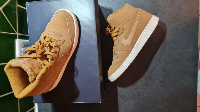 Chaussure nike - photo numéro 3