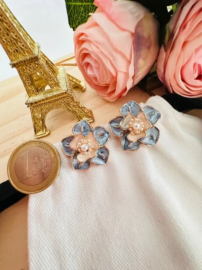 🌸Boucles d’oreilles fleur pastel Betsey Johnson - photo numéro 4