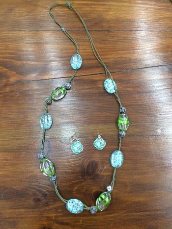 Lot de bijoux fantaisie