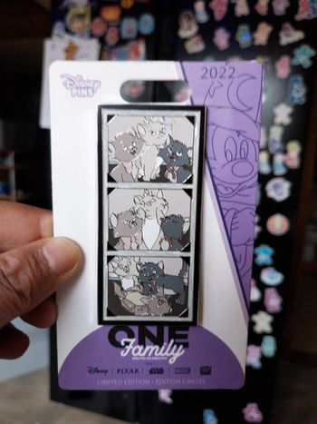 Pins Disney aristochats, neuf c est 30€