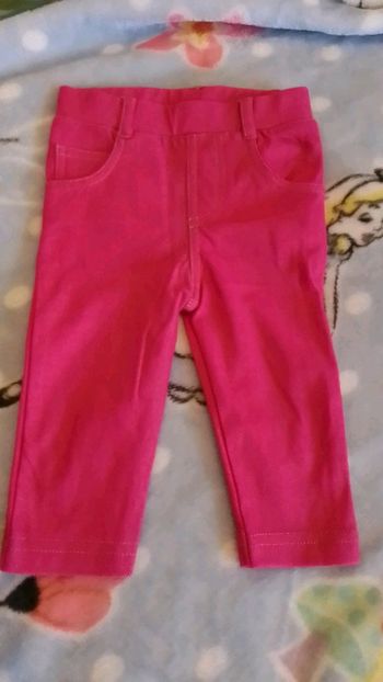 Tregging tissaia 6 mois neuf