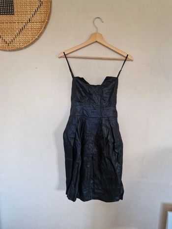 Robe noire en lin effet brillant