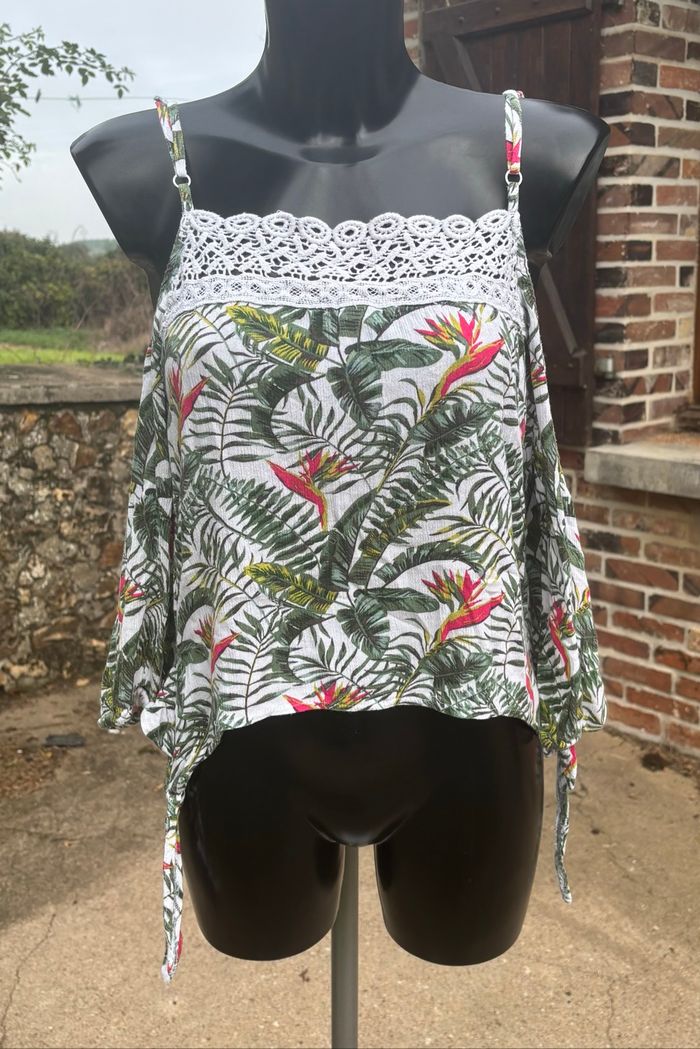 📌 Top épaules dénudées tropical Jennyfer – Taille 36 - photo numéro 3