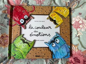La couleur des émotions pop up un livre tout animé