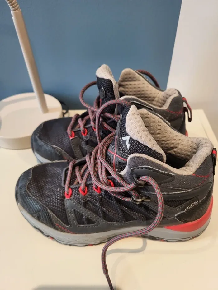 Chaussures de randonnée Mc Kinley taille 30 - photo numéro 2