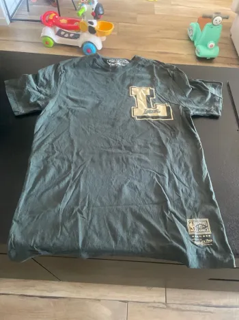 T shirt lakers