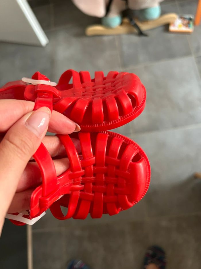 Claquettes Méduses rouge T23 - photo numéro 4
