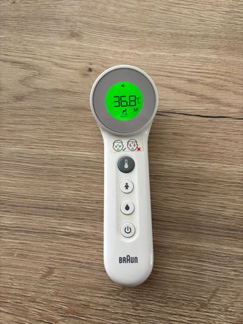 Thermomètre Frontal sans contact Braun