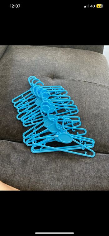 40 cintres bébé bleu ciel
