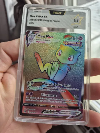 Carte Pokémon Mew VMAX Rainbow 268/264 PCA 9,5 - Poing de Fusion - FR