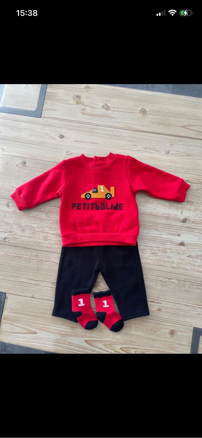 Ensemble petit bolide 6 mois
