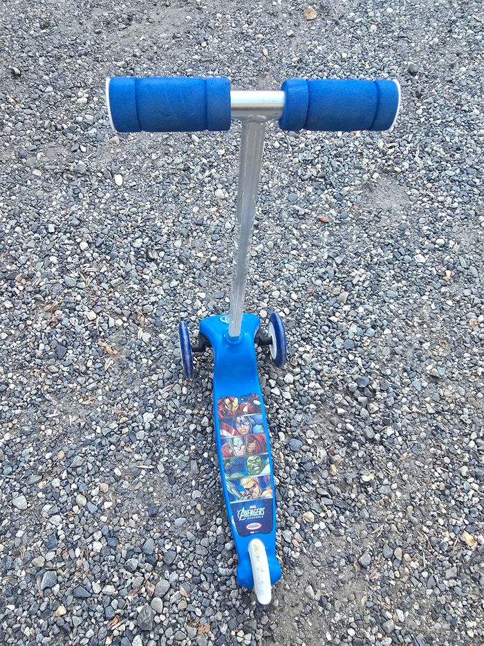 Trottinette Avengers - photo numéro 2