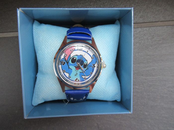 Montre Stitch neuve dans sa boîte
