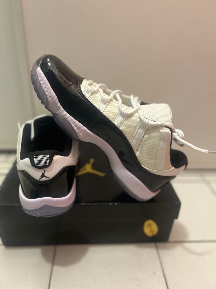 Jordan 11 rétro basse irisée - photo numéro 2