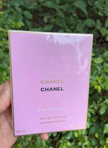 Chanel  Neuf avec étiquette