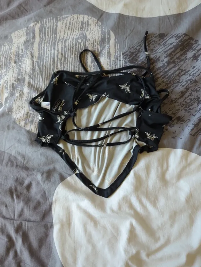 Crop top H&M taille M papillon neuf - photo numéro 2