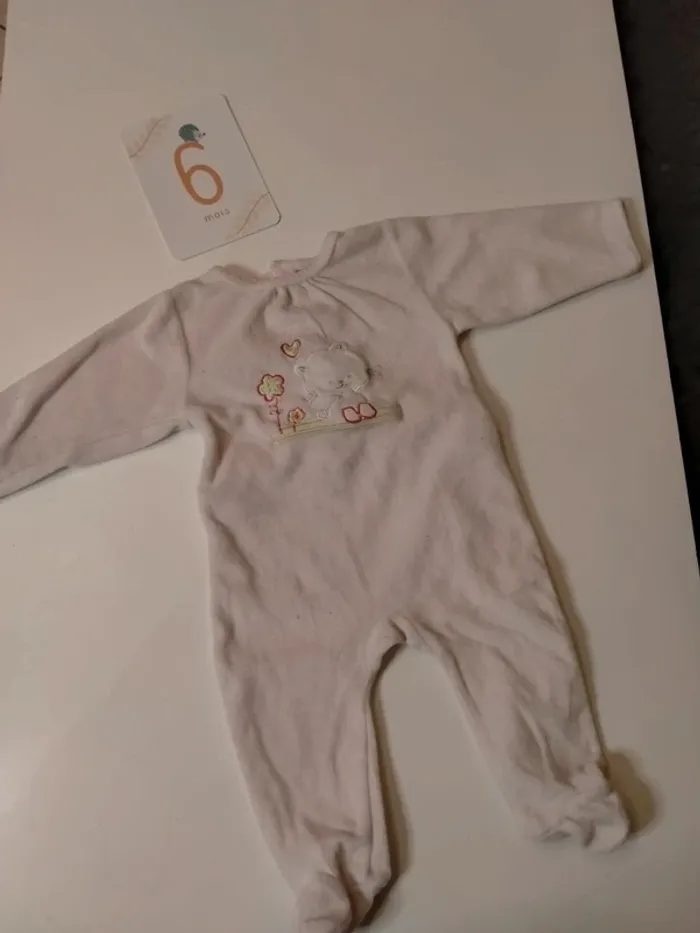 Lot de 2 pyjamas bébé Taille 6 mois - photo numéro 8