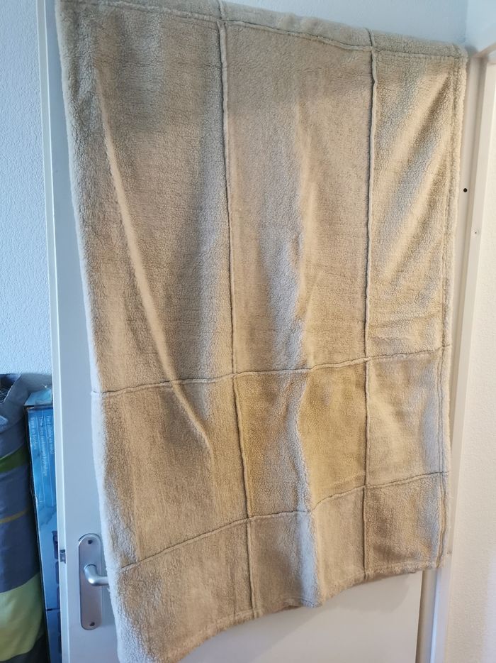 Couvre-lit neuf effets daim et laine de mouton - photo numéro 3