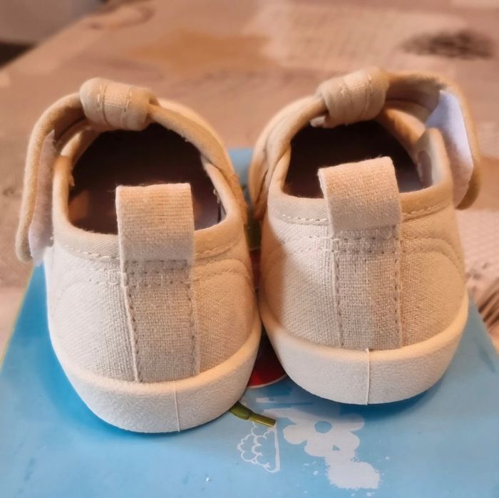Chaussures en toile pour jeune enfant - photo numéro 4