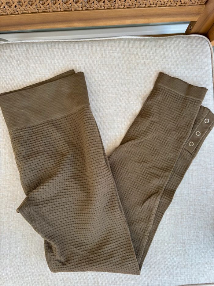 legging kaki