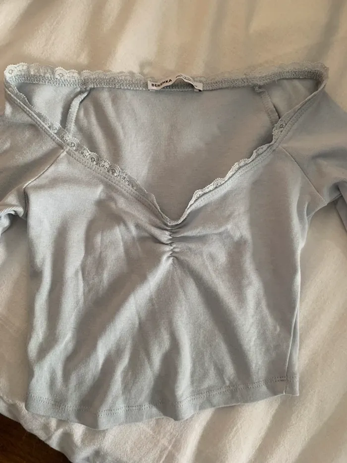 Crop top bleu pastel bershka