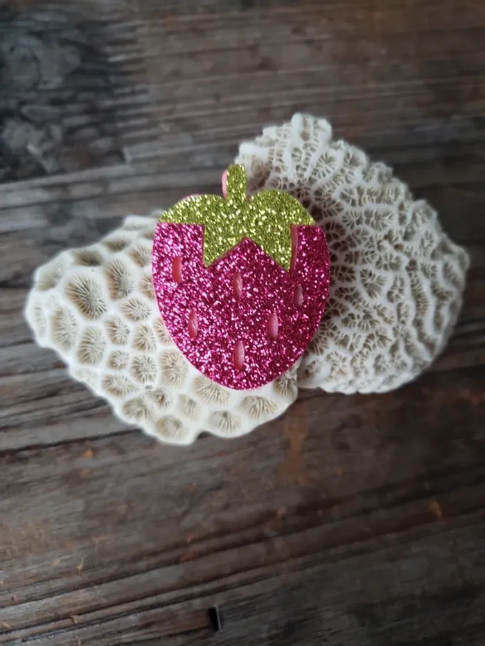 Magnifique broche framboise - photo numéro 2