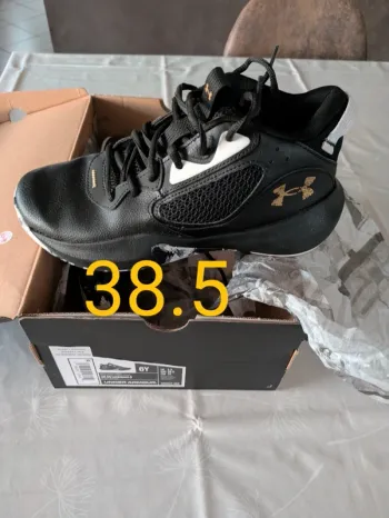 Chaussures de basket 38.5 Under Armour UA GS Lockdown 6