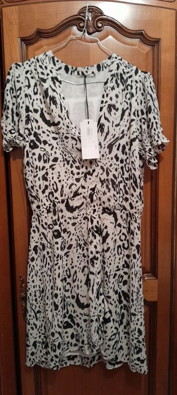 Robe légère noire et blanche