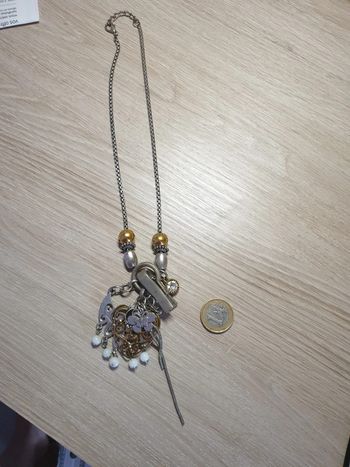 Magnifique collier vintage original breloques