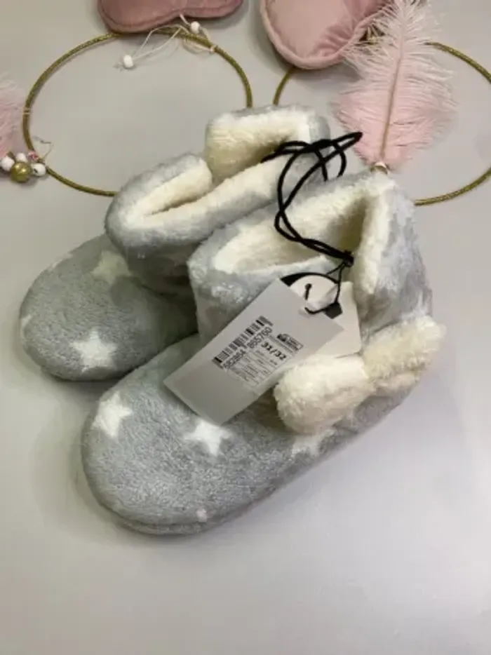 Chaussons fourrés fille (neuf) - Taille 31/32 - photo numéro 3