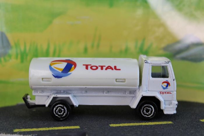 Majorette camion citerne Ford cargo - photo numéro 6