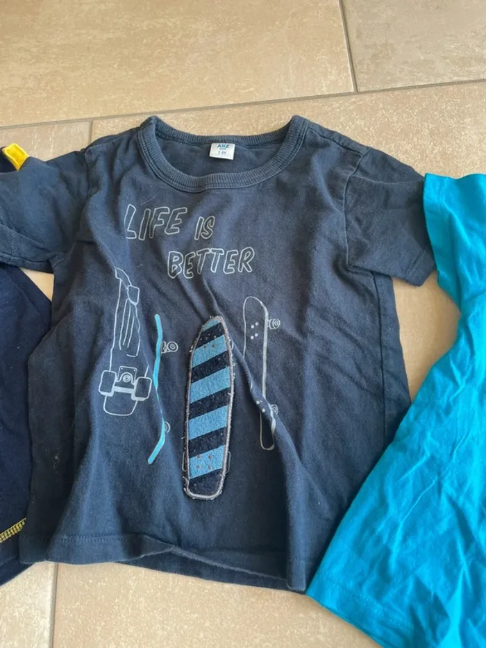 4 tee-shirts 2 ans - photo numéro 3