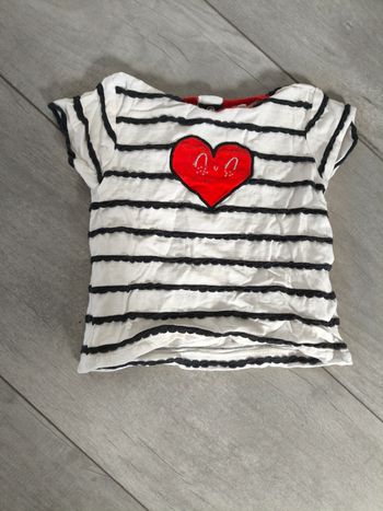 T-shirt rayé coeur rouge