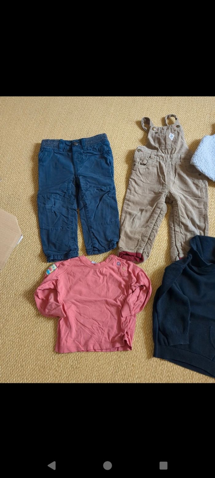 Lot de 8 vêtements automne/hiver garçon 18 mois - photo numéro 2