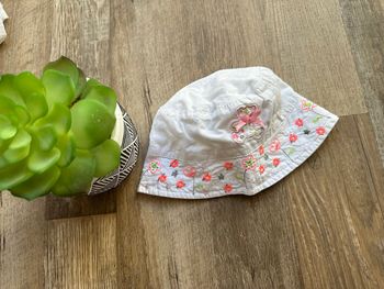 - Chapeau Lulu castagnette - Taille 3/6 mois - Très bon état