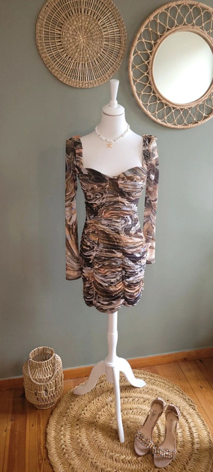 Magnifique robe Zara Taille S Parfait état