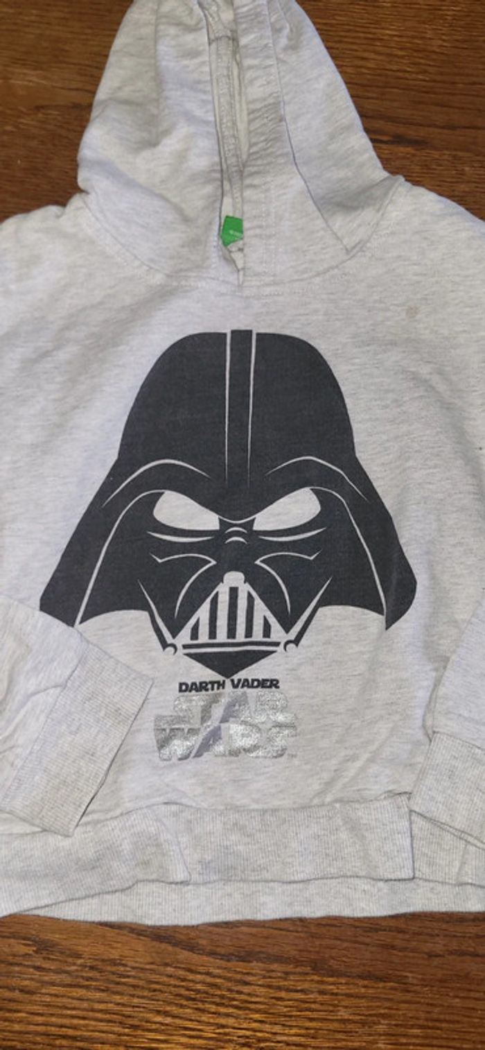 Sweat capuche stat wars 5/6 ans