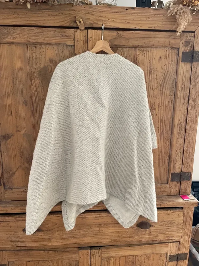 Superbe cape Sezane - photo numéro 4