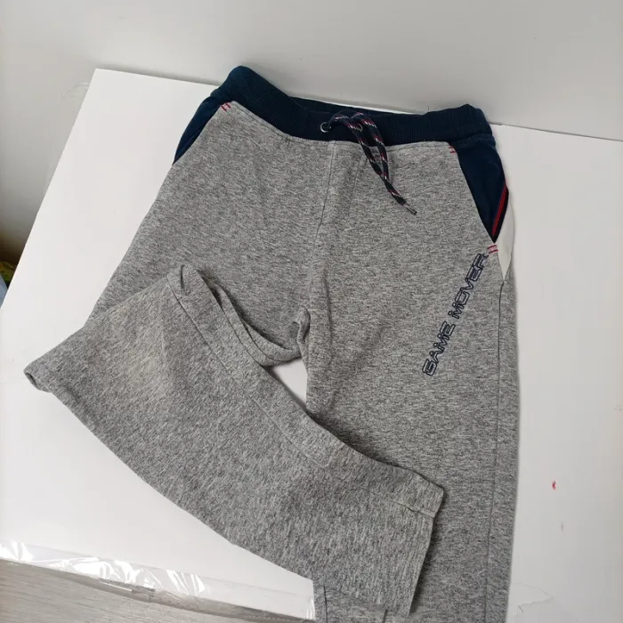 Lot 9 vêtements garçon 8 ans : Adidas, Puma, t-shirts, manches longues et jogging LOT023 - photo numéro 9