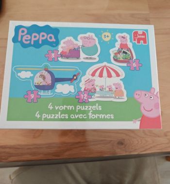 Puzzles neufs encore emballés