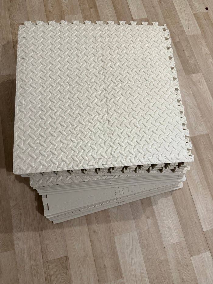 lot 25 dalles en mousse emboîtables pour former un gros tapis de sol