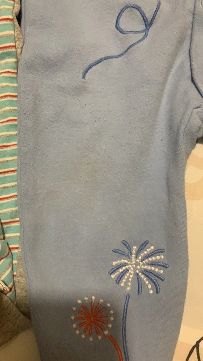 2 pyjamas - photo numéro 5