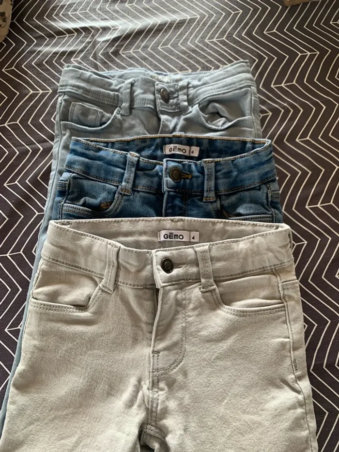 Lot de 3 jeans skinny (Kiabi et Gemo) en 4 ans - photo numéro 2