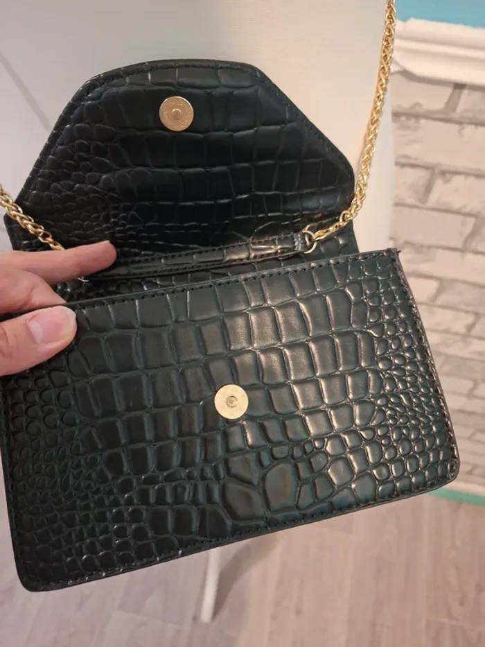💄Sac bandoulière noir effet croco avec chaîne dorée💄 - photo numéro 5