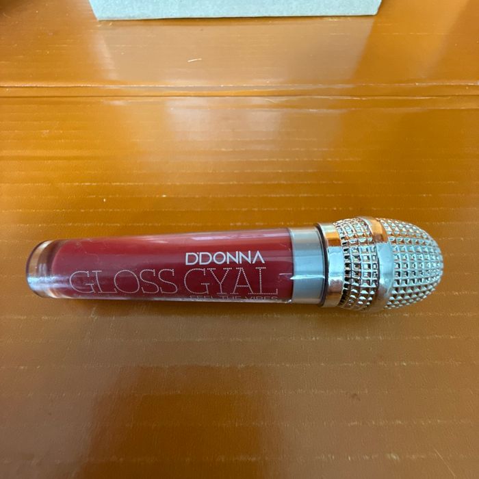 Ddonna Gloss gyal