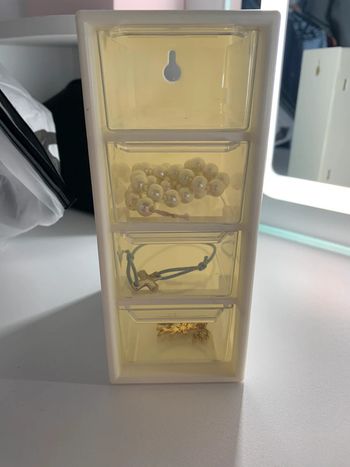 Lot de bijoux avec rangement