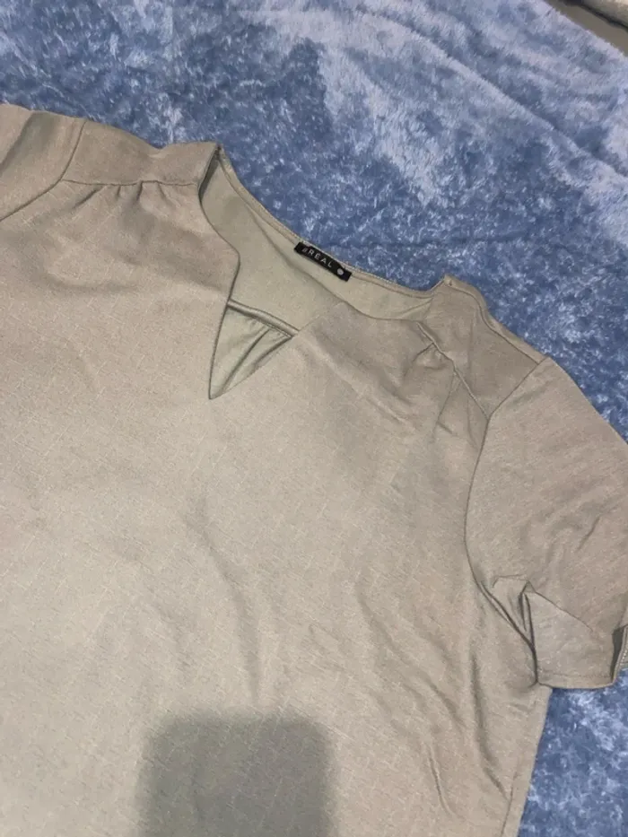 Tee shirt vert - photo numéro 2