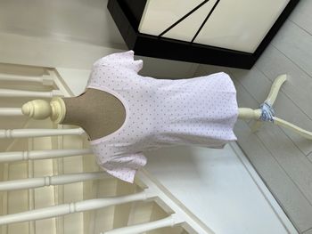 T Shirt C&A Basics rose clair a pois roses plus foncés